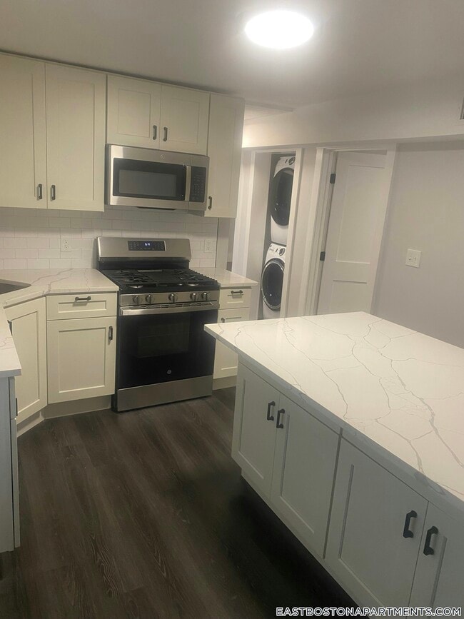 118 Marginal St in Boston, MA - Building Photo - Building Photo