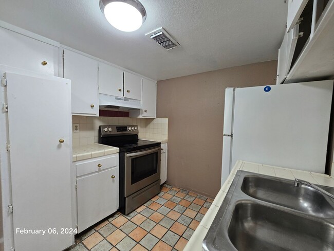 505 Mckellar Cir in Las Vegas, NV - Building Photo - Building Photo