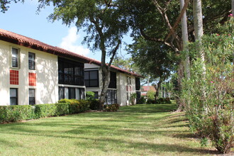 10804 Bahama Palm Way-Unit -102 in Boynton Beach, FL - Foto de edificio - Building Photo