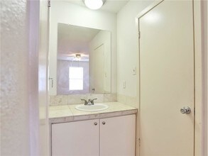 210 W 38th St in Austin, TX - Building Photo - Building Photo