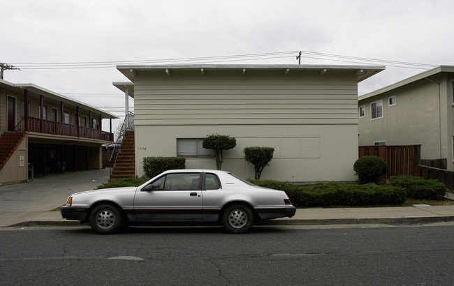 1658 S Grant St in San Mateo, CA - Foto de edificio - Building Photo