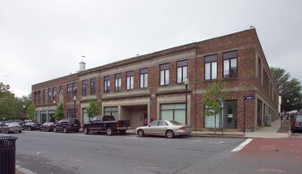 37-39 N 6th St in New Bedford, MA - Building Photo