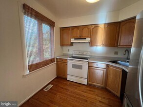 100 Tartan Terrace in Chalfont, PA - Building Photo - Building Photo