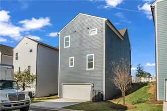 2713 Crk Vw Ter NW in Atlanta, GA - Building Photo - Building Photo