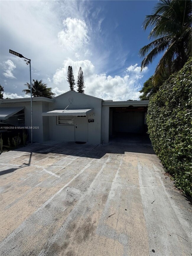 2203 Taft St in Hollywood, FL - Building Photo - Building Photo