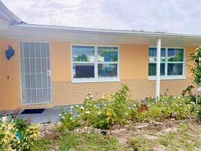 4925 Viceroy St in Cape Coral, FL - Building Photo - Building Photo