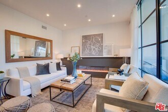 1254 N Las Palmas Ave in Los Angeles, CA - Building Photo - Building Photo