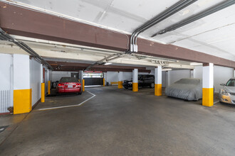 Blue Lake Apartments in Seattle, WA - Building Photo - Interior Photo