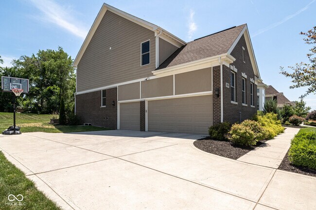 10599 Geist View Dr in McCordsville, IN - Building Photo - Building Photo