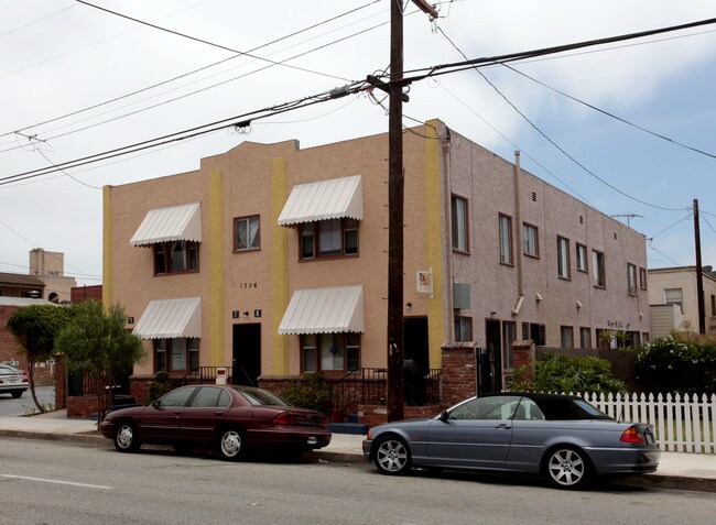 1324 E Broadway in Long Beach, CA - Building Photo - Building Photo