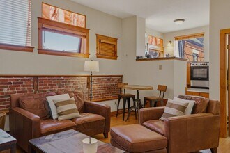 5 Commercial Alley in Portsmouth, NH - Building Photo - Building Photo