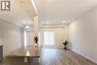 47 Beasley Grove in Hamilton, ON - Building Photo - Building Photo