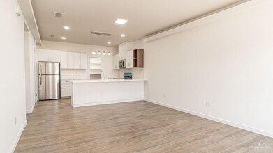 15 E Yuma Ave in McAllen, TX - Building Photo - Building Photo