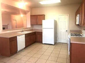 1009 Middle Brook Dr in Leander, TX - Building Photo - Building Photo