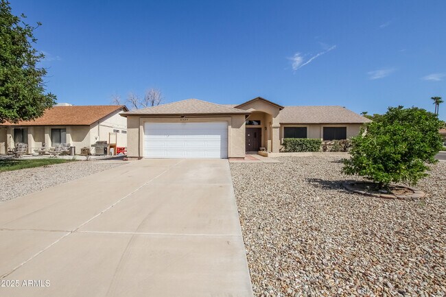 6504 W Mountain View Rd in Glendale, AZ - Building Photo - Building Photo