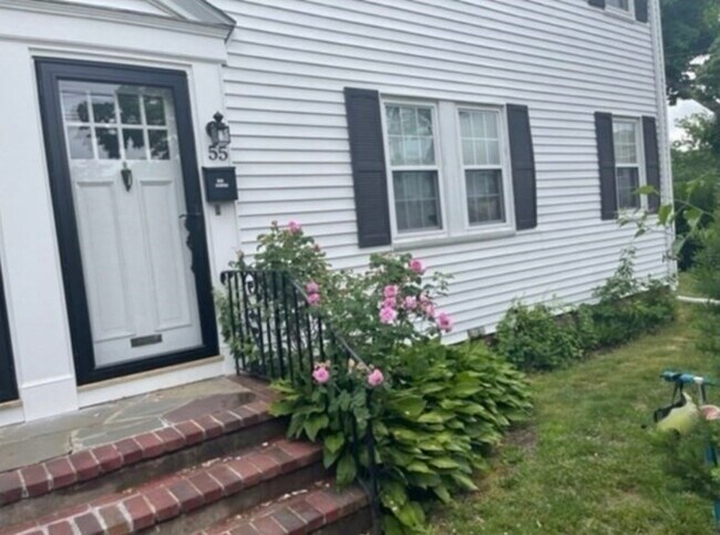 57 Pond St, Unit #1 in Watertown, MA - Building Photo - Building Photo