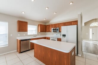 31343 Heatherstone Dr in Wesley Chapel, FL - Building Photo - Building Photo