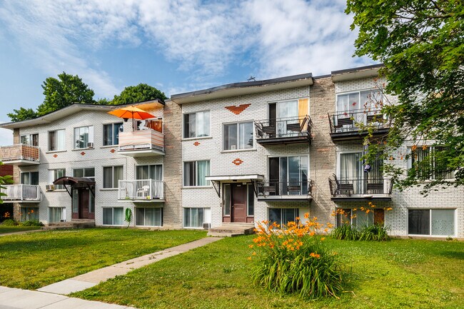 512 70E Av in Laval, QC - Building Photo - Primary Photo