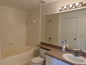 5500 Metrowest Blvd in Orlando, FL - Building Photo - Building Photo
