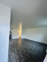 227 E 12th Ave-Unit -4 in Anchorage, AK - Building Photo - Building Photo