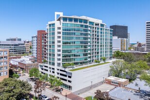 Evanston One in Evanston, IL - Building Photo