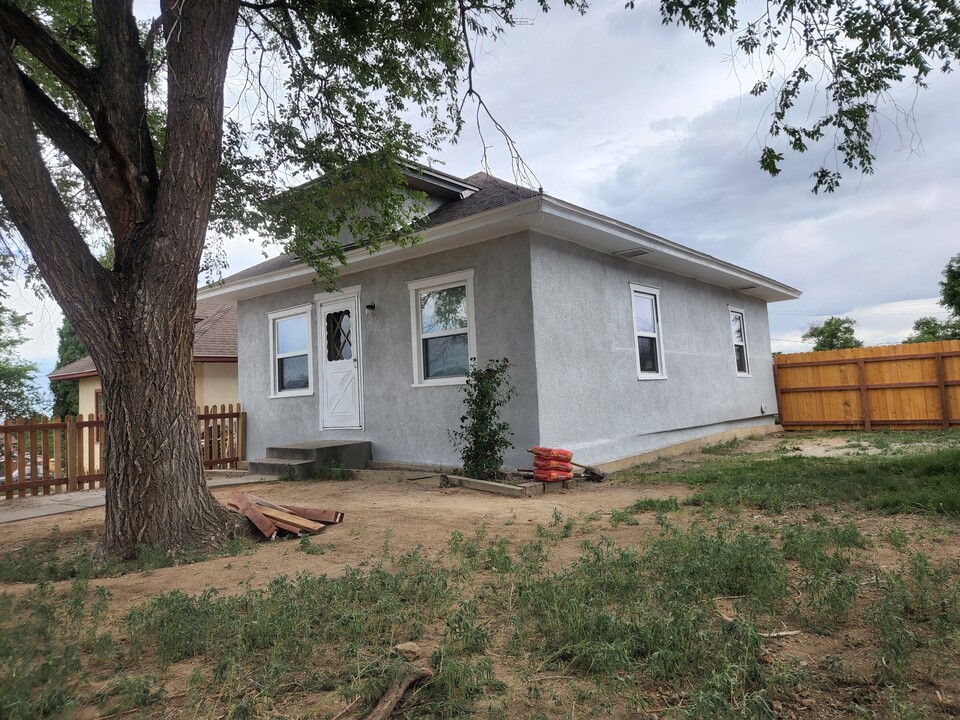 1305 N La Crosse Ave in Pueblo, CO - Foto de edificio