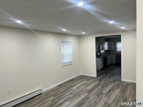 34 Norman St in Manchester, CT - Building Photo - Building Photo