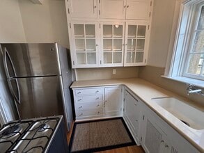 85 N Madison Ave, Unit 28 in Pasadena, CA - Building Photo - Building Photo