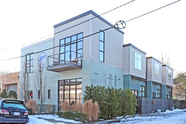 945 Woodrow Ave in Norfolk, VA - Building Photo - Building Photo