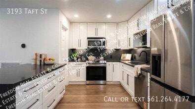 3193 Taft St in Hollywood, FL - Building Photo - Building Photo