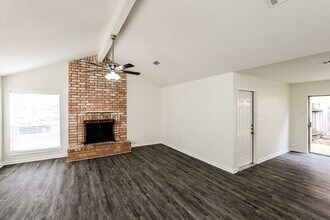 15610 Cabot Creek Cir in Houston, TX - Foto de edificio - Building Photo