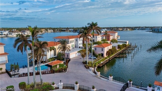 property at 4000 Gulf Shore Blvd N