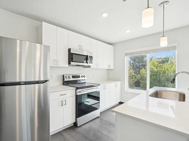 500 Park View Apartments in Salt Lake City, UT - Building Photo - Building Photo