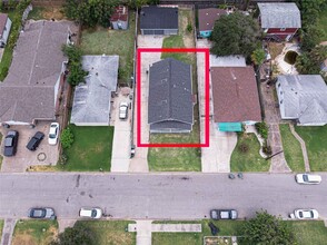 3314 Kleinmann Ave in Galveston, TX - Building Photo - Building Photo