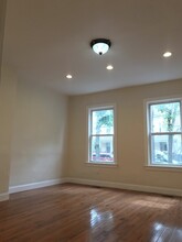 6 Bispham St, Unit #1 in Boston, MA - Foto de edificio - Building Photo