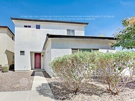 16437 S 10th St in Phoenix, AZ - Building Photo
