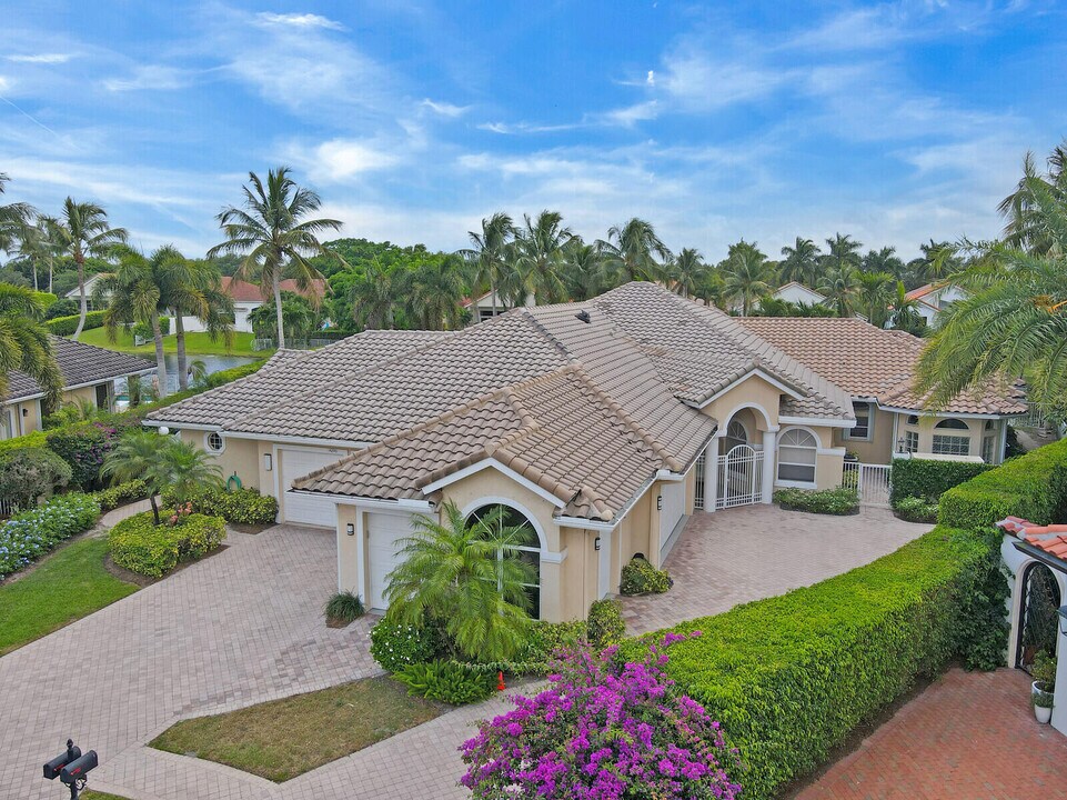 14300 Calypso Ln in Wellington, FL - Building Photo
