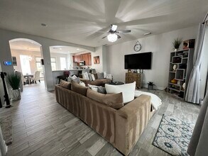 12539 Bassbrook Ln in Tampa, FL - Foto de edificio - Building Photo