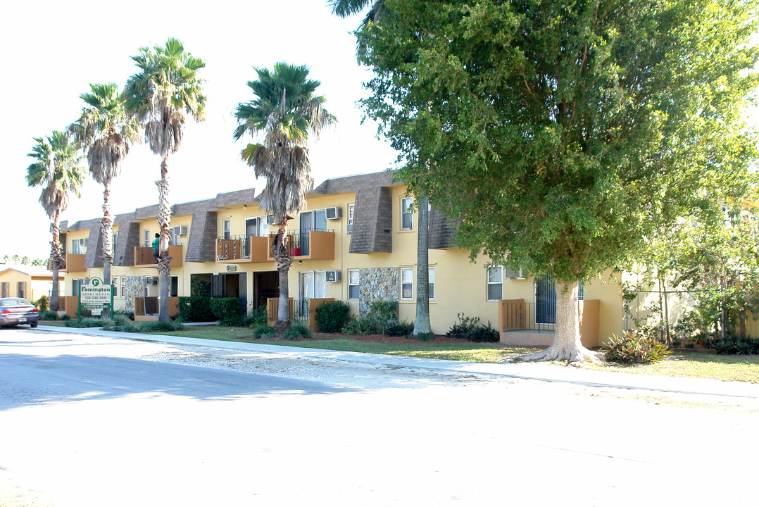 Remington Apartments in Homestead, FL - Foto de edificio