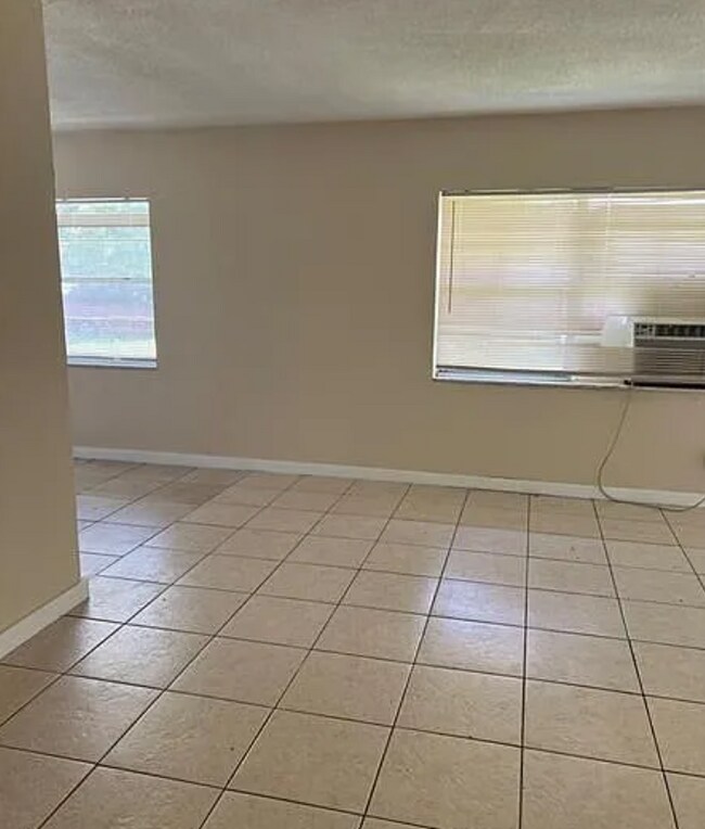 513 SW 2nd Ct in Pompano Beach, FL - Building Photo - Building Photo