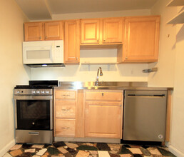 1440 N St NW, Unit #314 in Washington, DC - Building Photo - Building Photo