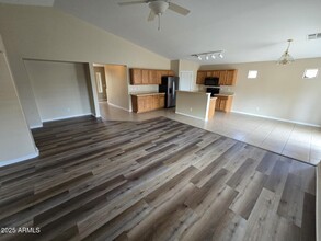 17469 W Spring Ln in Surprise, AZ - Building Photo - Building Photo