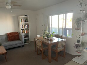 1036 S Pacific St-Unit -6 in Oceanside, CA - Foto de edificio - Building Photo