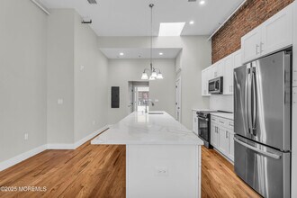 7 Broad St in Red Bank, NJ - Building Photo - Building Photo