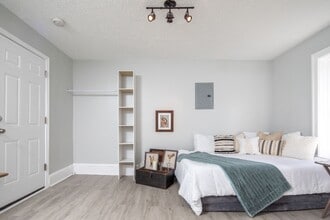 8302 Lake Ave in Cleveland, OH - Building Photo - Building Photo