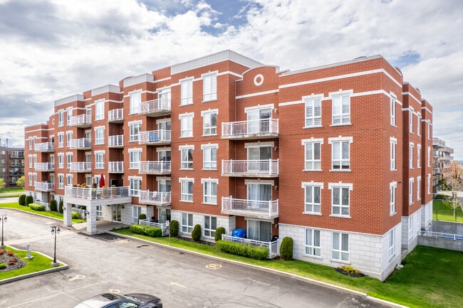 West Park Gardens in Dollard-des-Ormeaux, QC - Building Photo - Building Photo