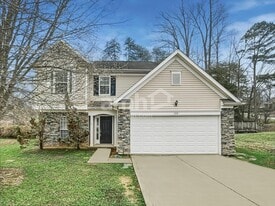 108 Hampshire Dr in Mooresville, NC - Building Photo