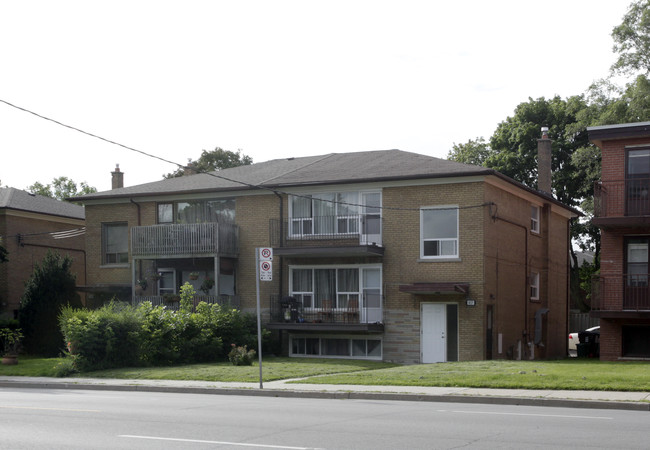 437 Lawrence Ave W in Toronto, ON - Building Photo - Primary Photo