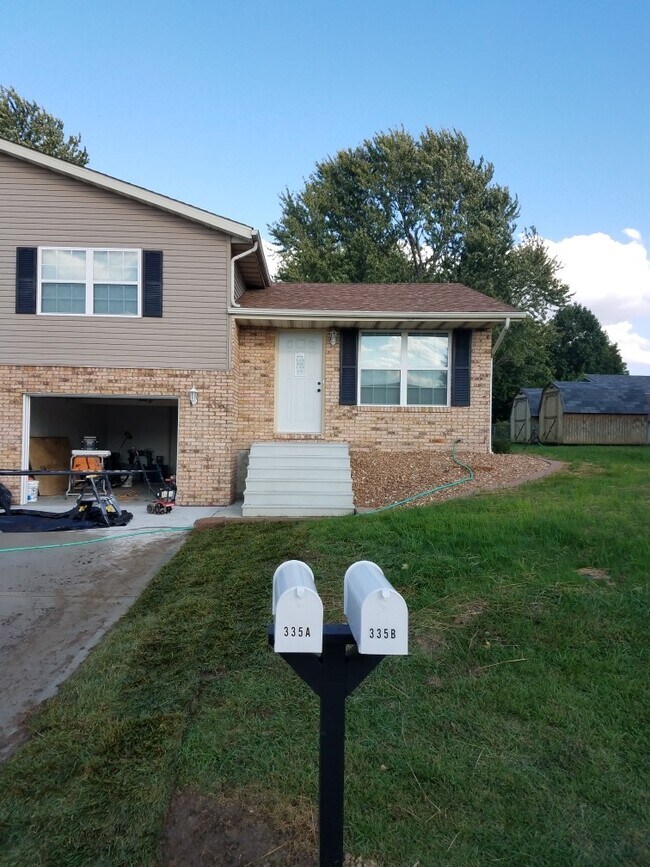 335 Bargraves Blvd Rentals in Troy, IL