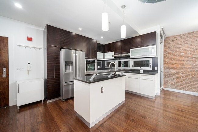 property at 650 Montgomery St